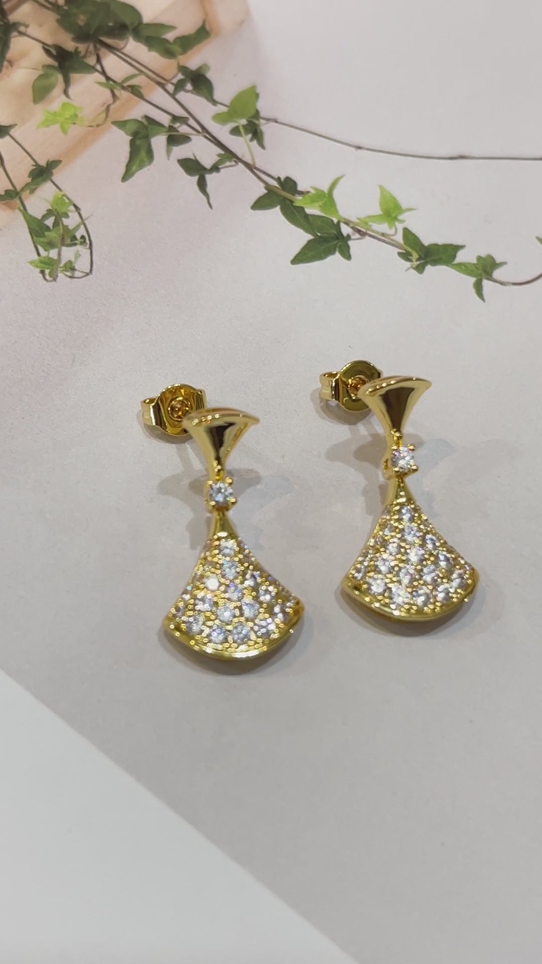 حلق بولغاري زركون ناعم حلق bvlgari