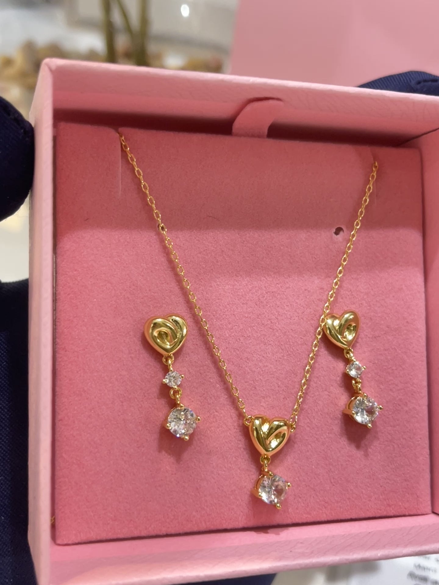 سلسال سواروفسكي هارت لوقو الجديد سلسال Swarovski