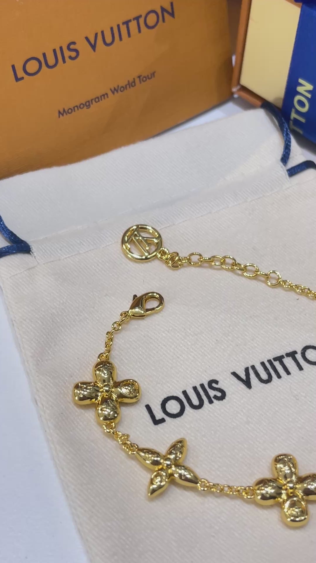 اساور لويس فايف فلاور فيتون لوقو ماستر اسواره louis vuitton