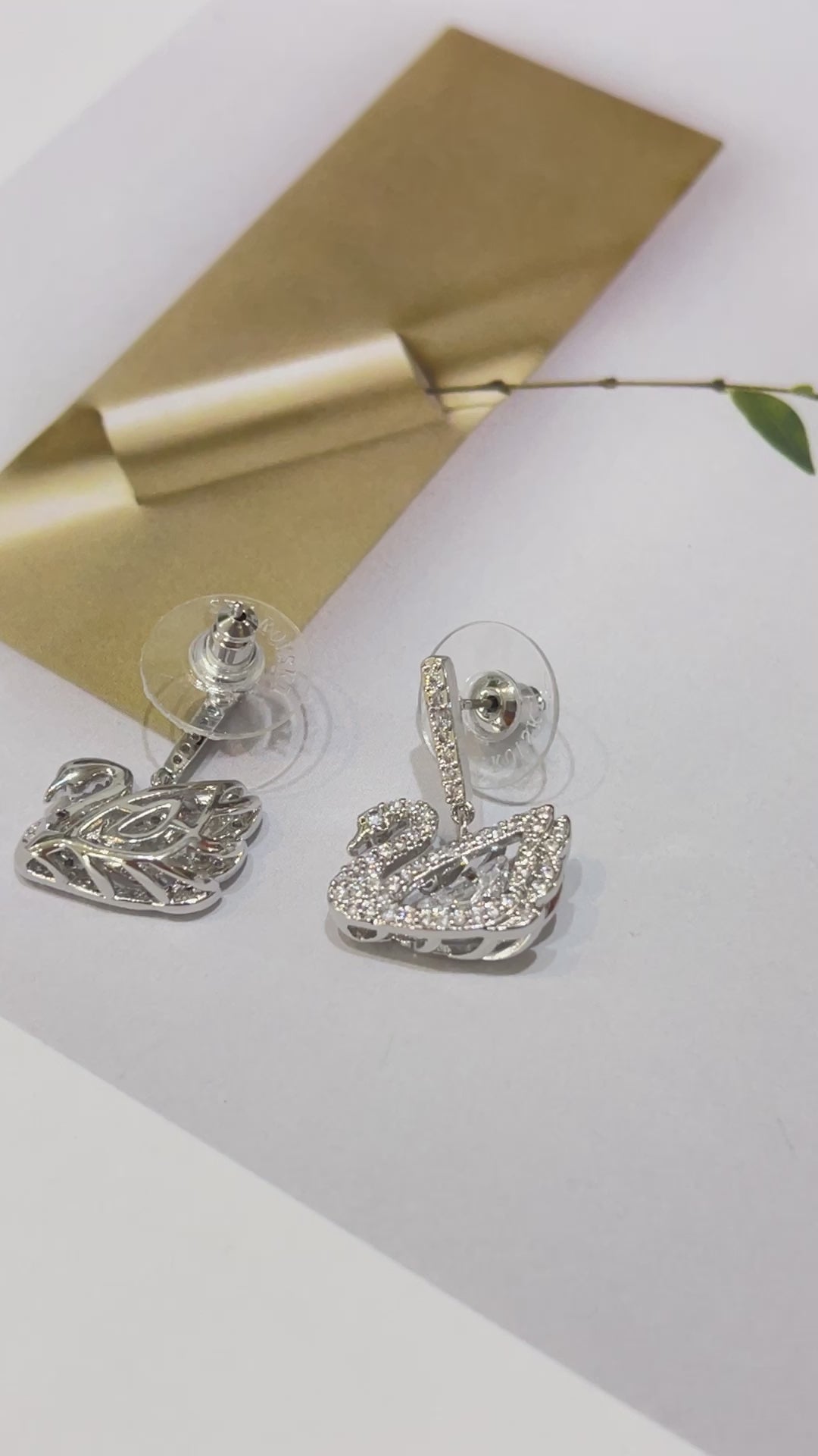 حلق سواروفسكي سوان فضي لوقو زركون حلق Swarovski