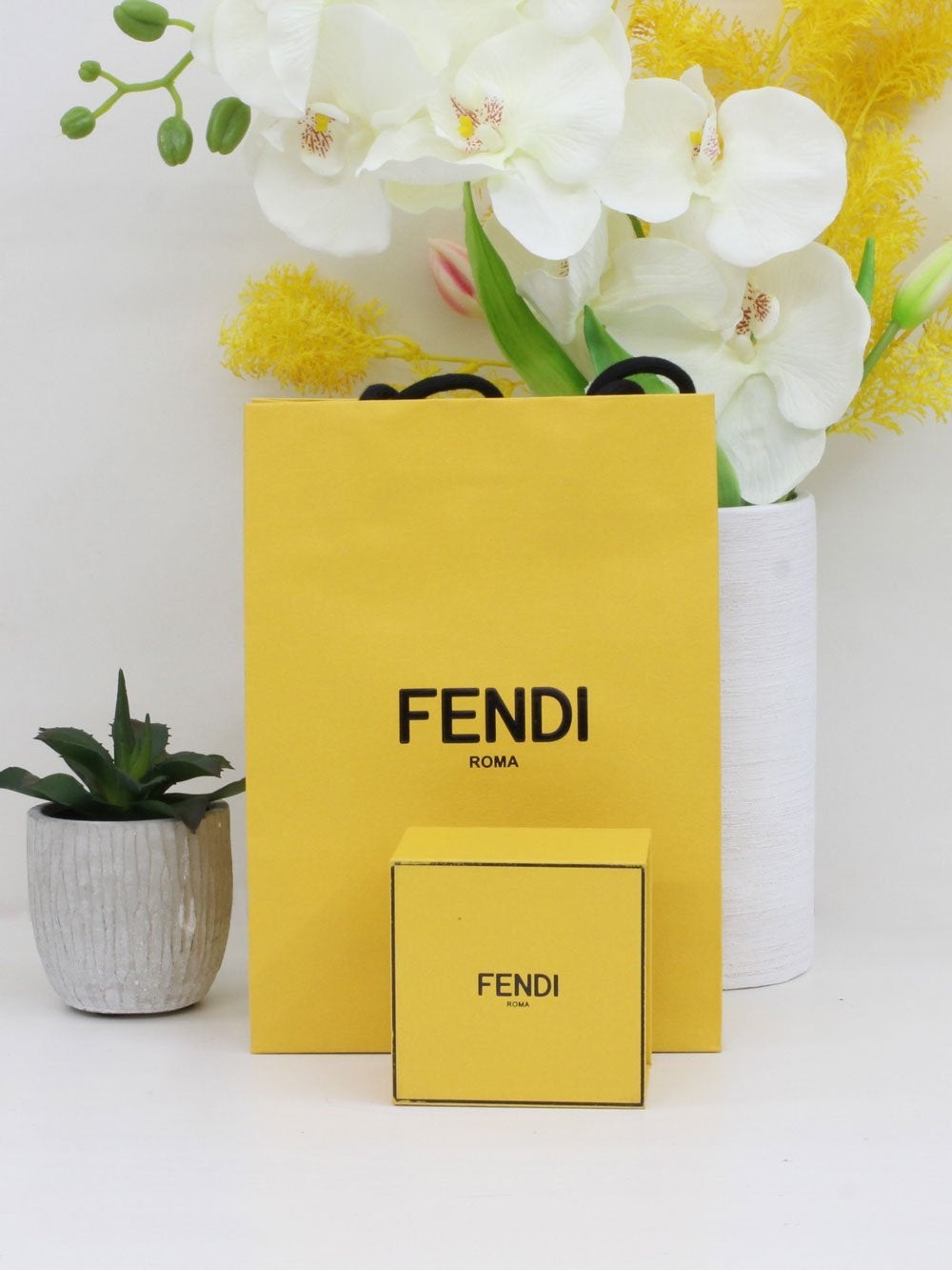 ملحقات فندي الاصلية هدايا fendi