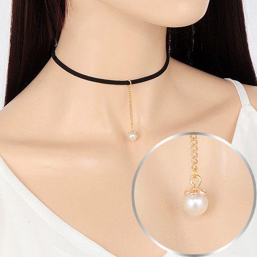 عقد جلد اسود بتعليقه سلسال متوفر 2 لون