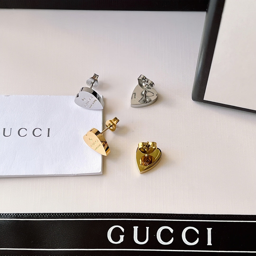 حلق قوتشي هارت صغير لوقو حلق gucci  