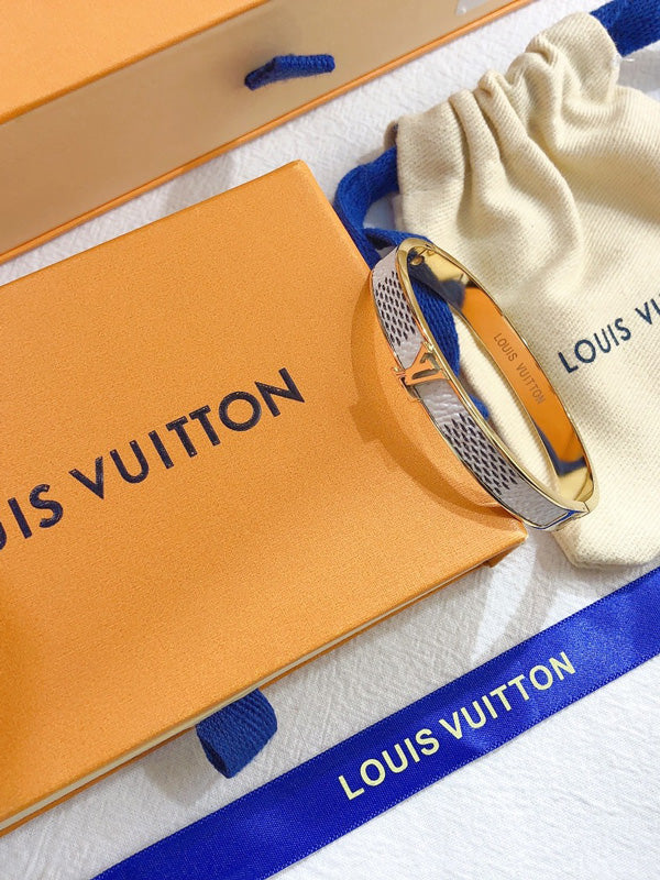 اسوارة لويس فيتون وايت لذر قولد لوقو اسواره louis vuitton  