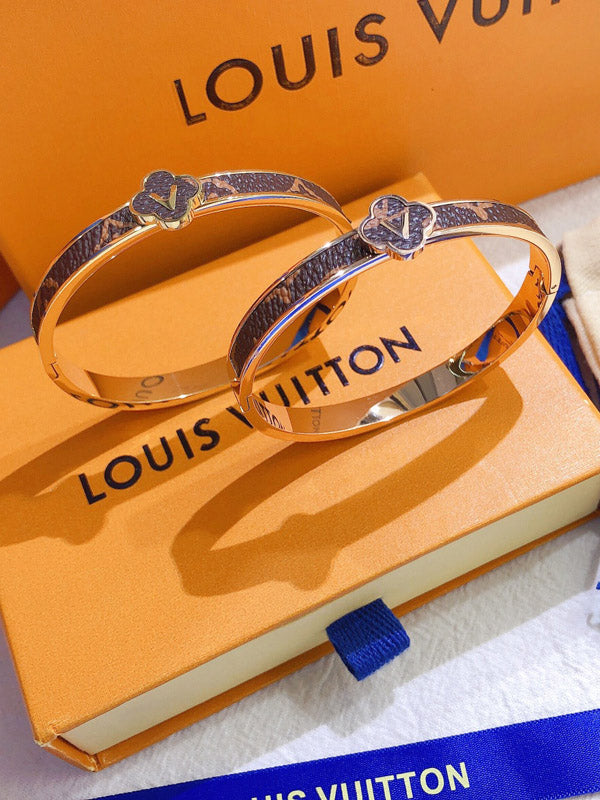 اسوارة لويس فيتون بني بشعار اسواره louis vuitton ذهبي 