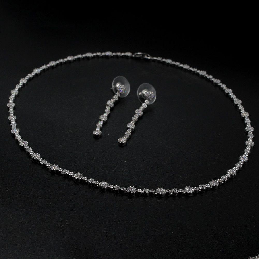 طقم زركون كوري قطعتين لون فضي اطقم متوفر 1 لون