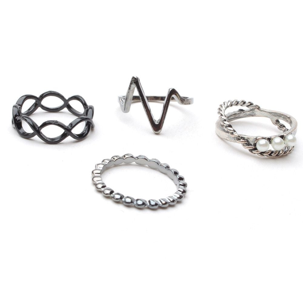 مجموعه خواتم بلون اسود خواتم متوفر 1 لون فضي 5-5.5