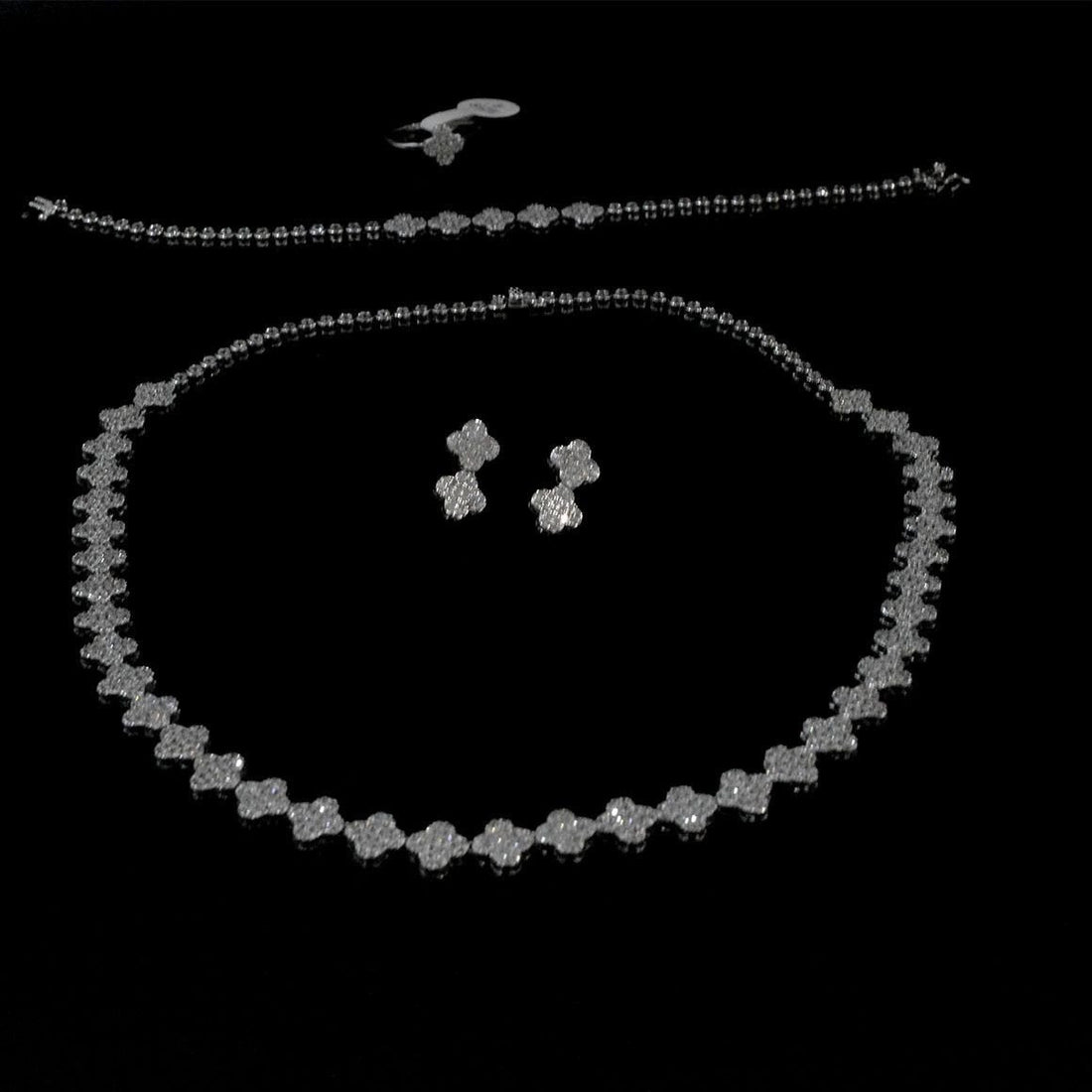 طقم سهره فان كليف زركون كوري 4 قطع اطقم متوفر 2 لون فضي 7