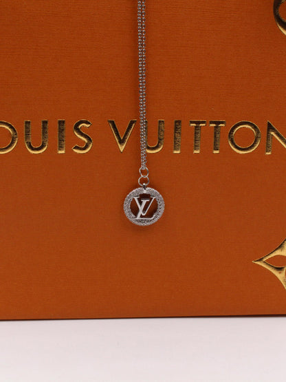 سلسال لويس فيتون مدور زركون لوقو سلسال louis vuitton فضي 