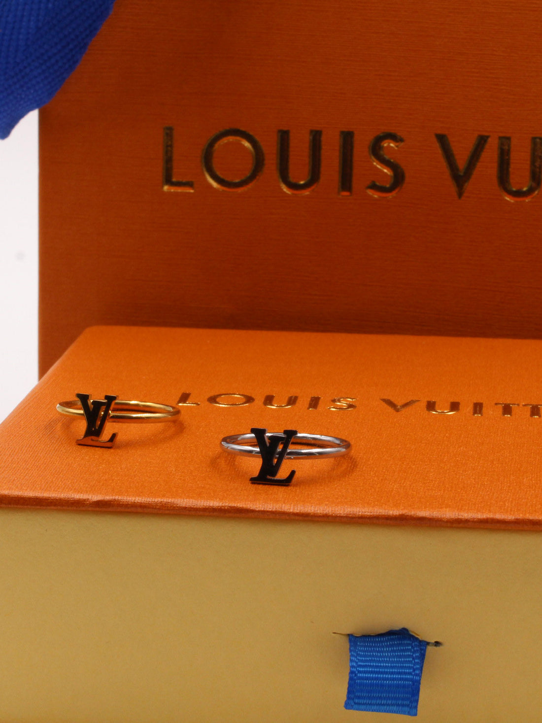 خاتم لويس فيتون ناعم لوقو خواتم louis vuitton