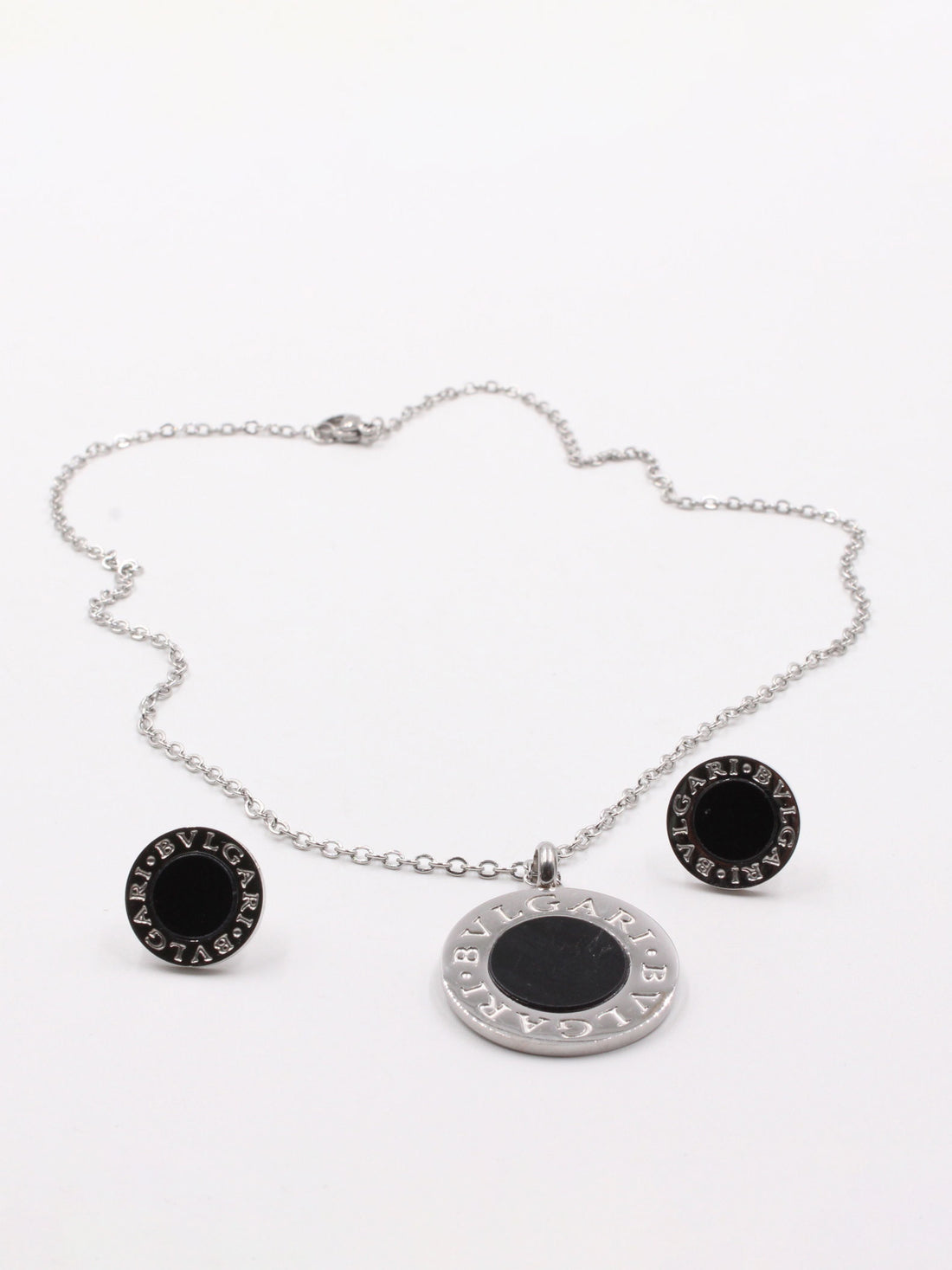 طقم بولغاري مدور كينق بندنت اطقم bvlgari اسود فضي