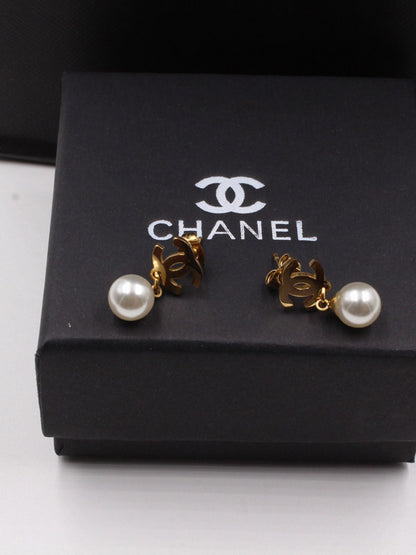 حلق شانيل لولو لوقو حلق chanel ذهبي 
