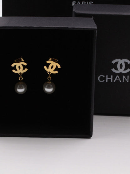 حلق شانيل لولو لوقو حلق chanel  