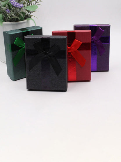 علبة هدية صغيرة بالوان مختلفة انيقة هدايا متوفر 2 لون  