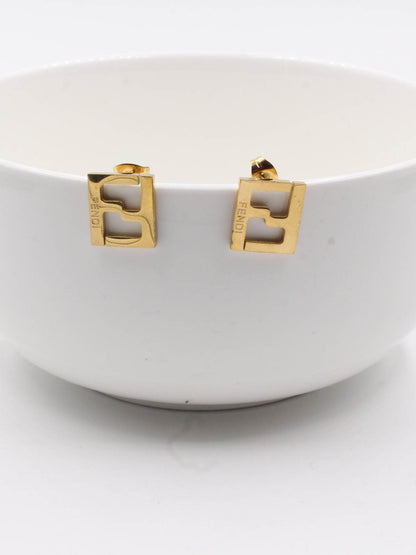 fendi square earring - حلق فندي مربع حلق Jewel ذهبي 