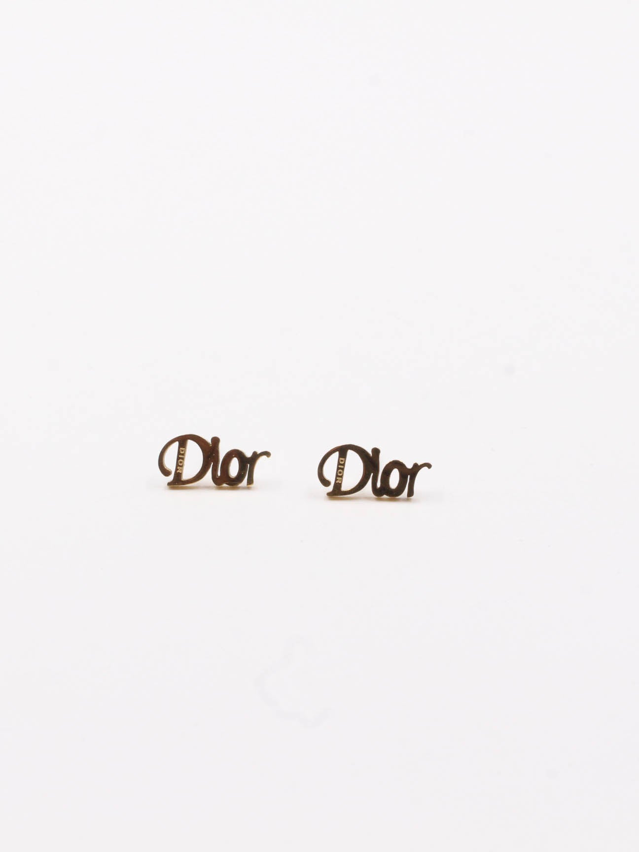 small dior earring - حلق ديور صغير حلق Jewel   