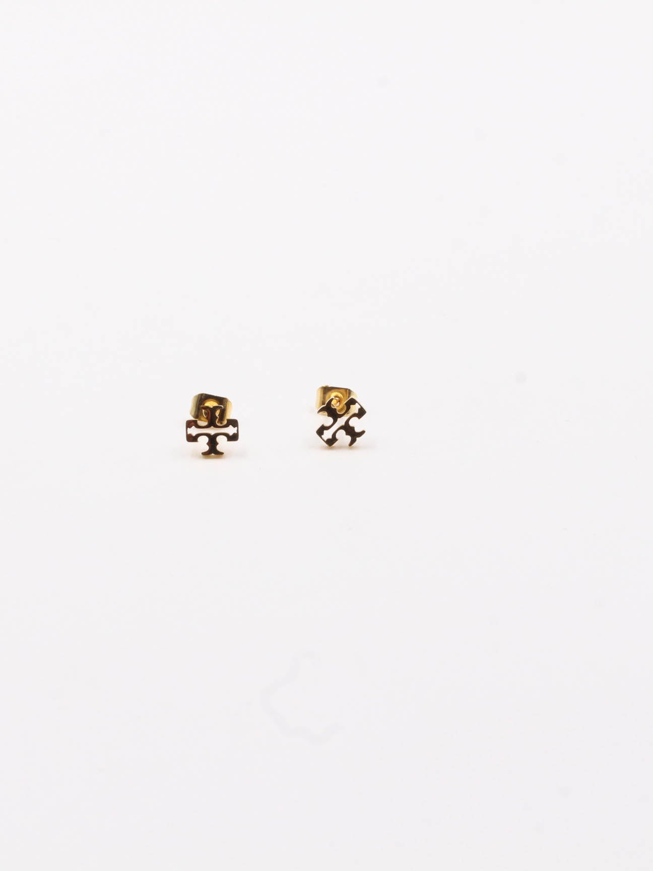 Small Tory Burch logo earring - حلق شعار توري بورش صغير مقاس 0.6mm حلق Jewel ذهبي  