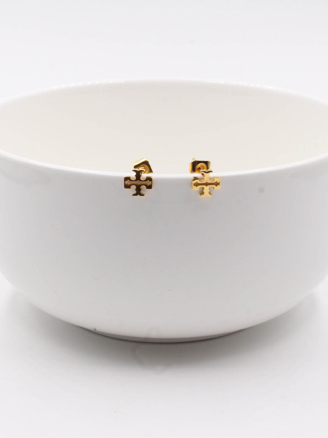 Small Tory Burch logo earring - حلق شعار توري بورش صغير مقاس 0.6mm حلق tory burch