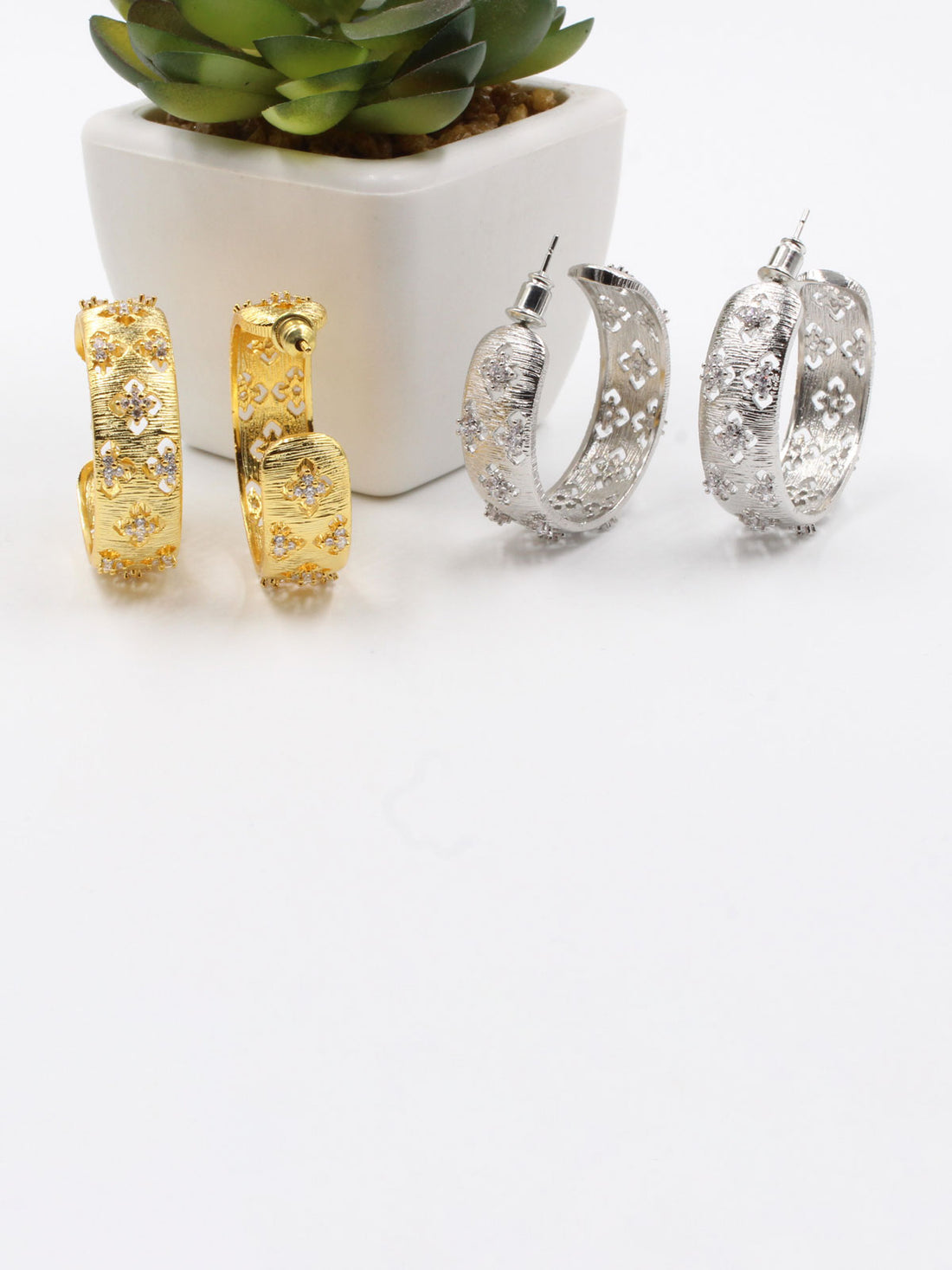 Round Louis Vuitton earring - حلق لويس فيتون مستدير حلق louis vuitton