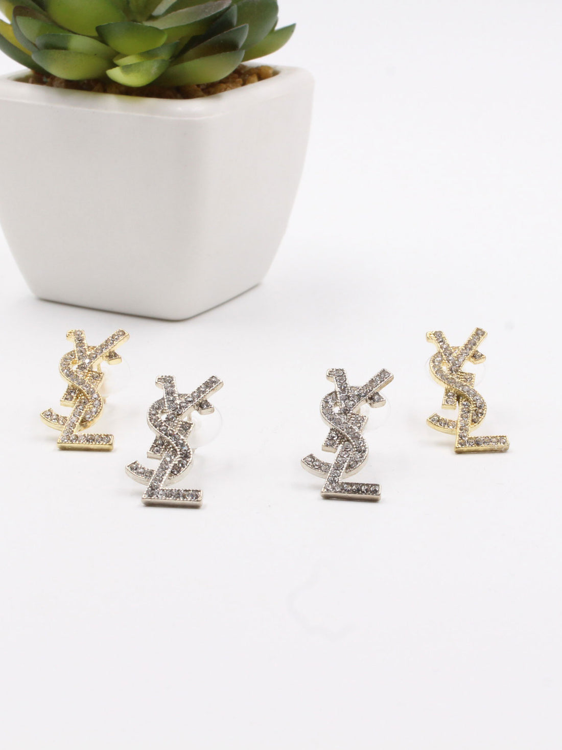 Yves Saint Laurent large earring - حلق ايف سان لوران كبير حلق ysl