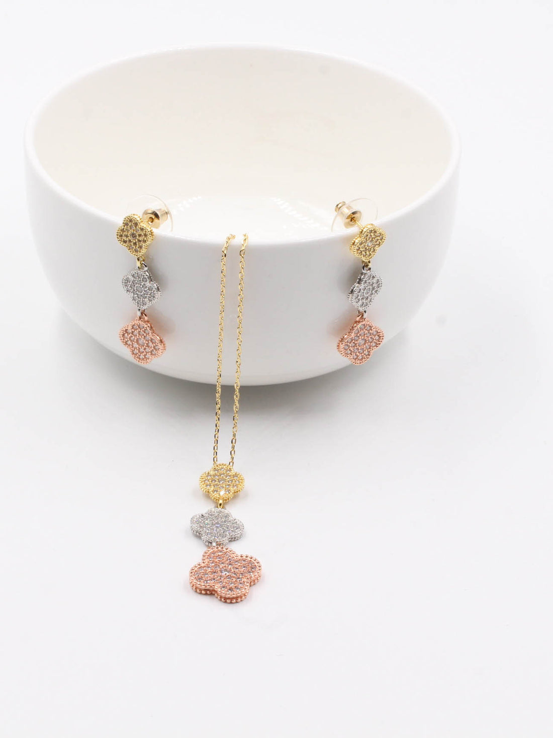 Van Cleef Set - طقم فان كليف من السلسال والحلق اطقم van cleef ملون