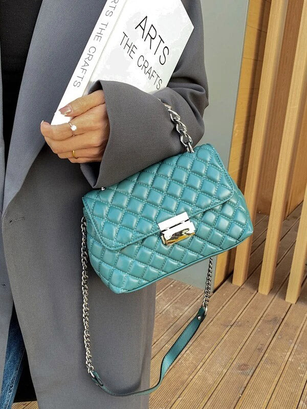 شنط كتف بخطوط مربعة بسلسلة blue شنط وحقائب شنط سماوي